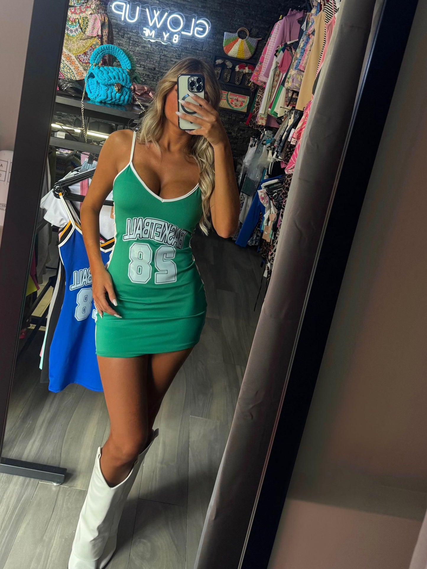 DRESS BASKET