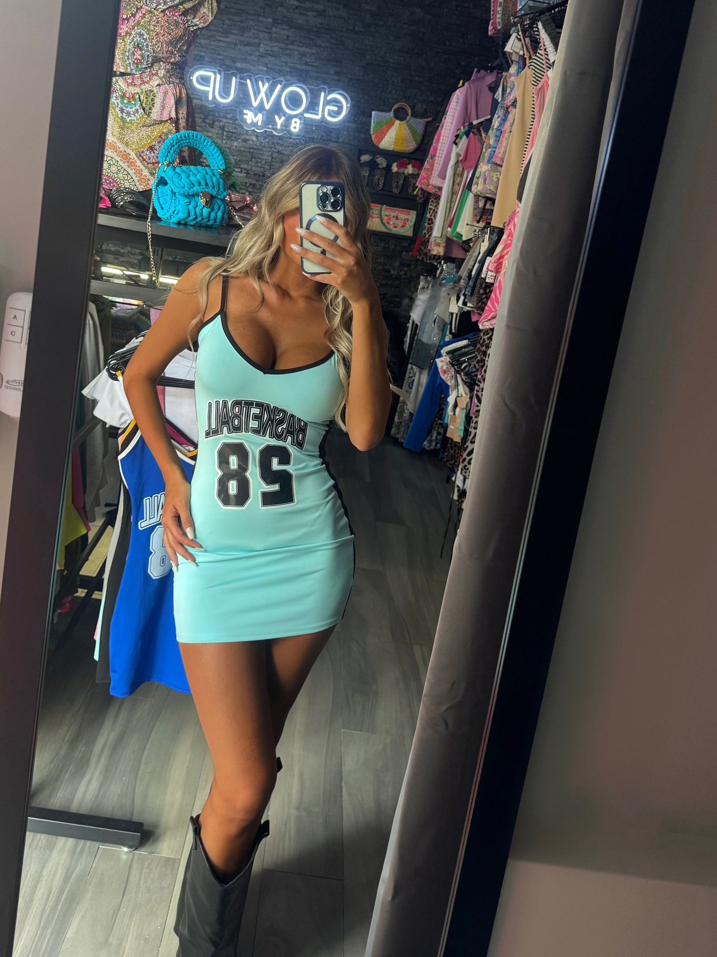 DRESS BASKET