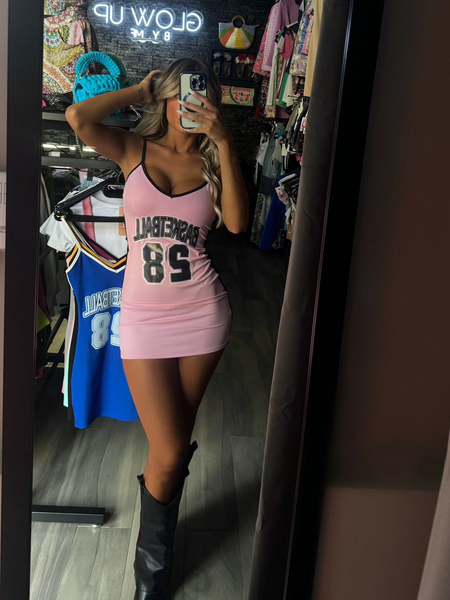 DRESS BASKET