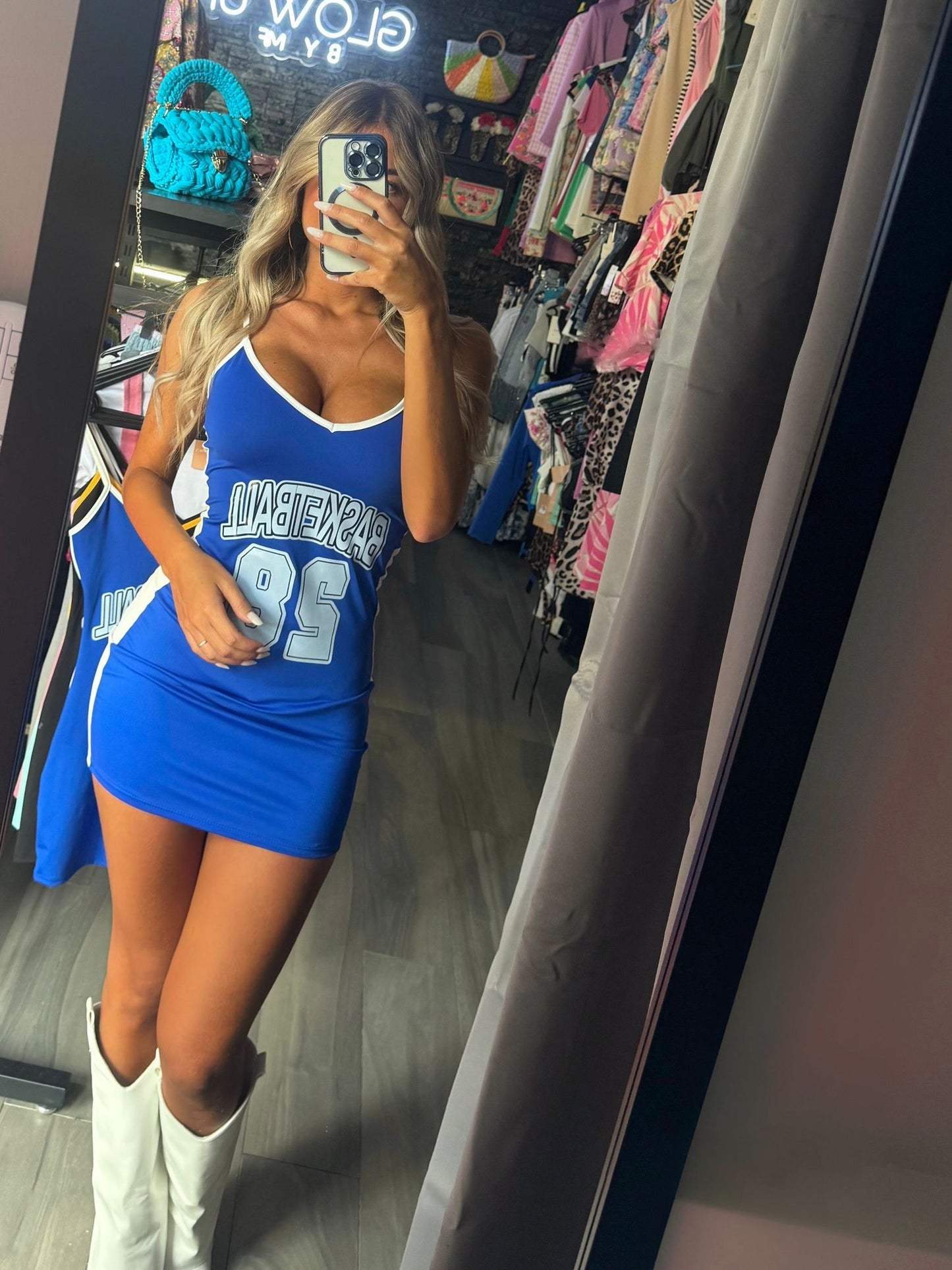 DRESS BASKET